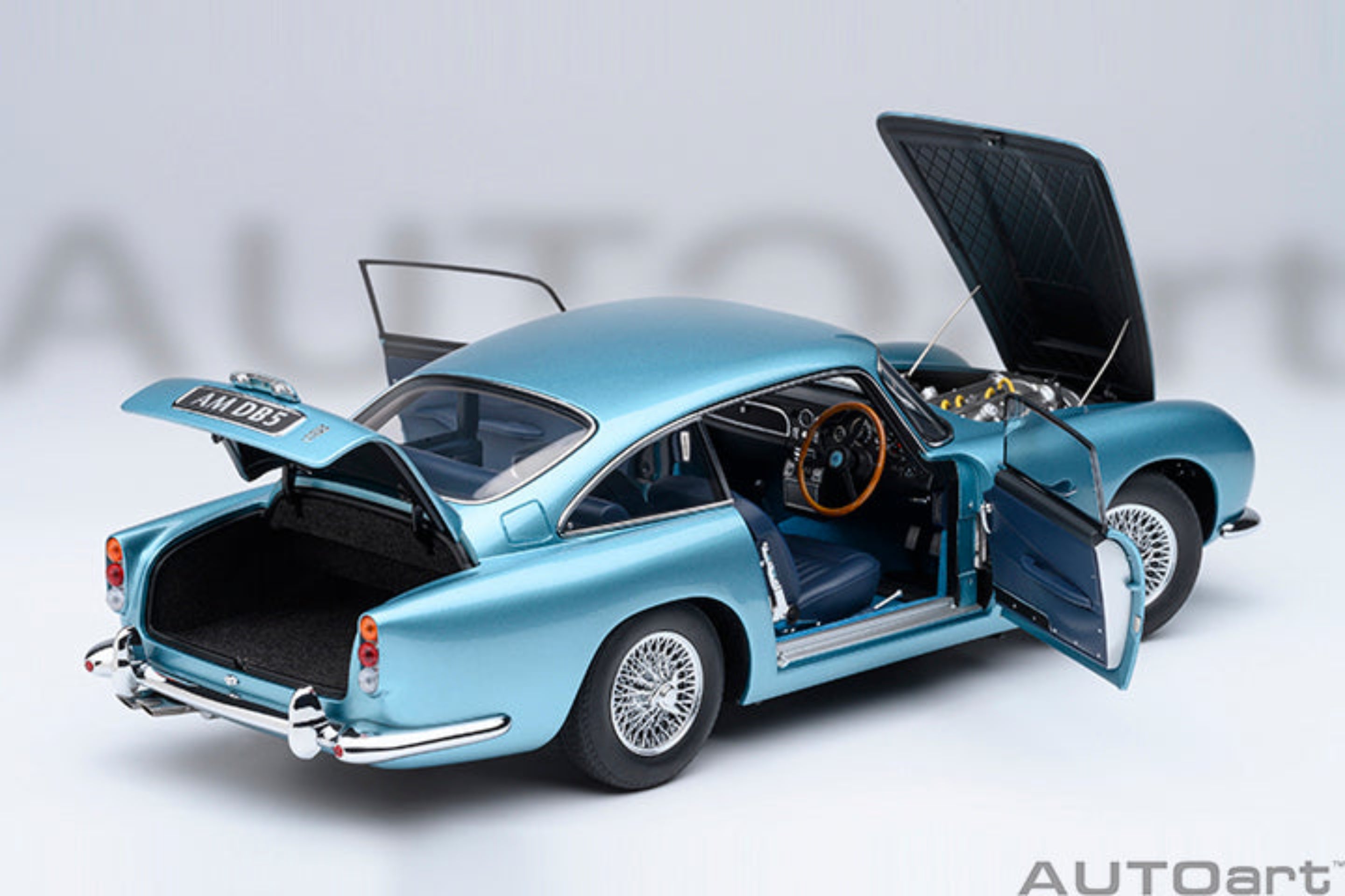 AutoArt 1:18 Aston Martin DB5 - Blue 70288 – Horizon Diecast
