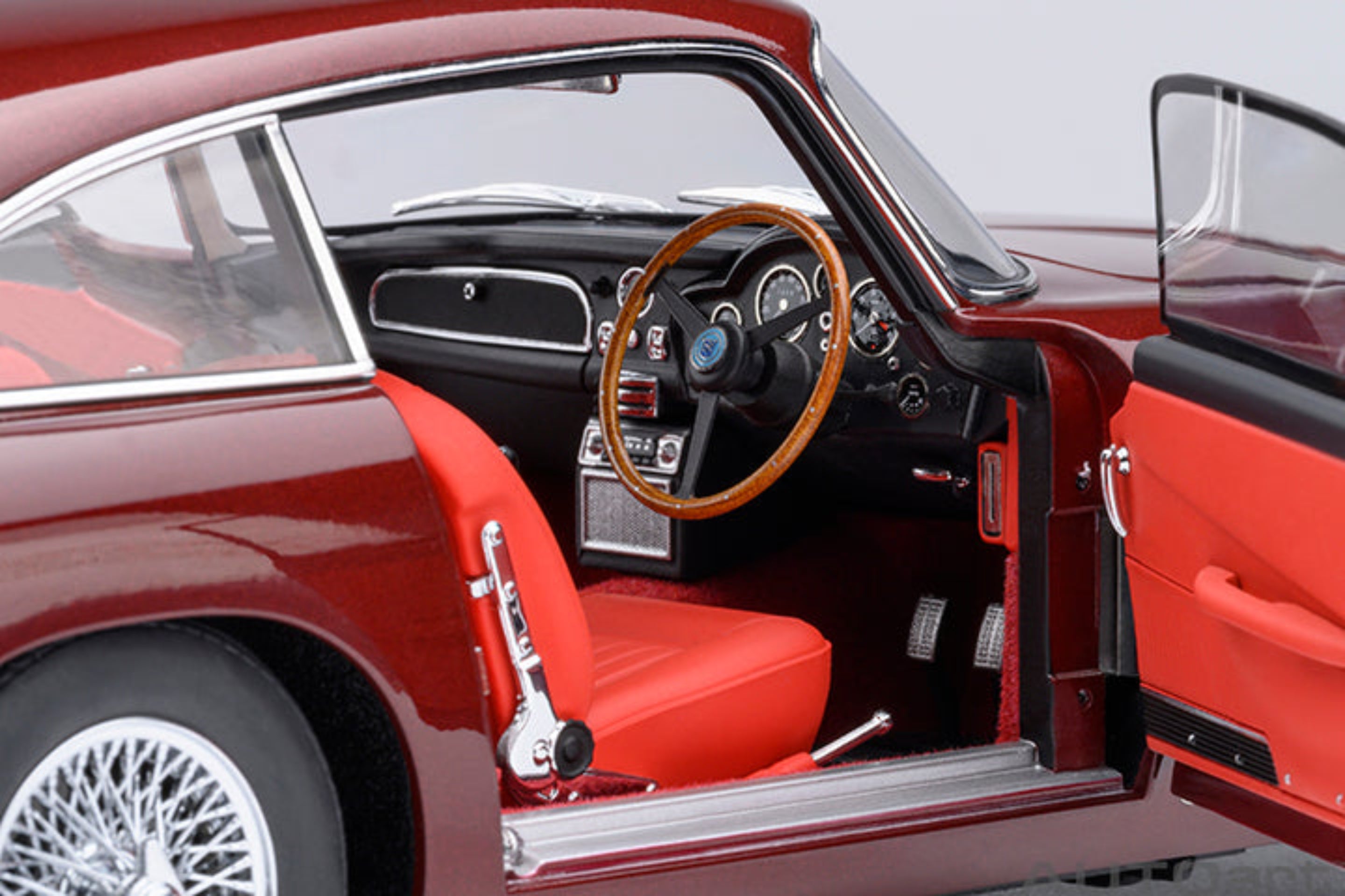AutoArt 1:18 Aston Martin DB5 Red 70289 – Horizon Diecast