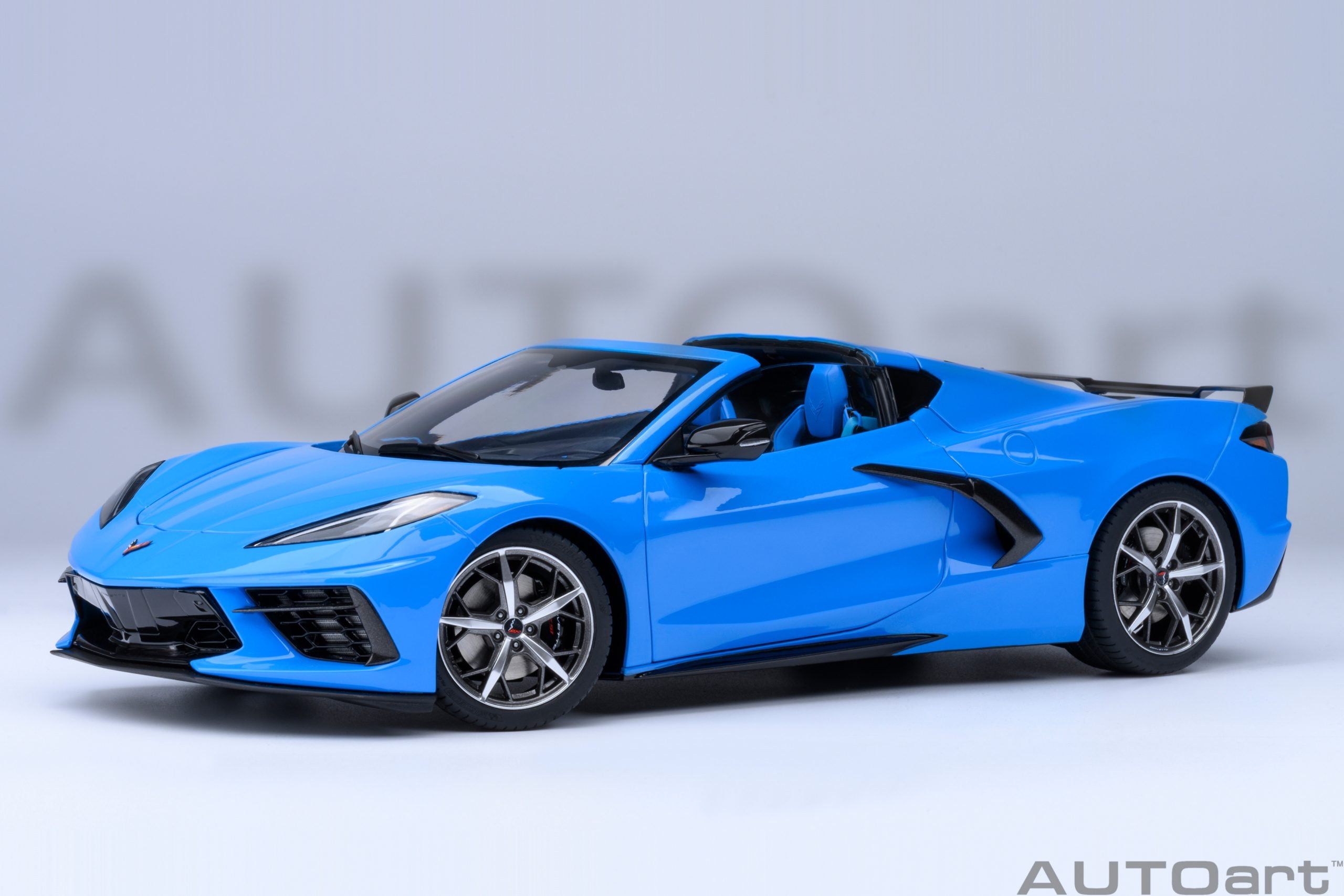 AUTOart 1:18 Chevrolet Corvette C8 Stingray Z51 in Rapid Blue