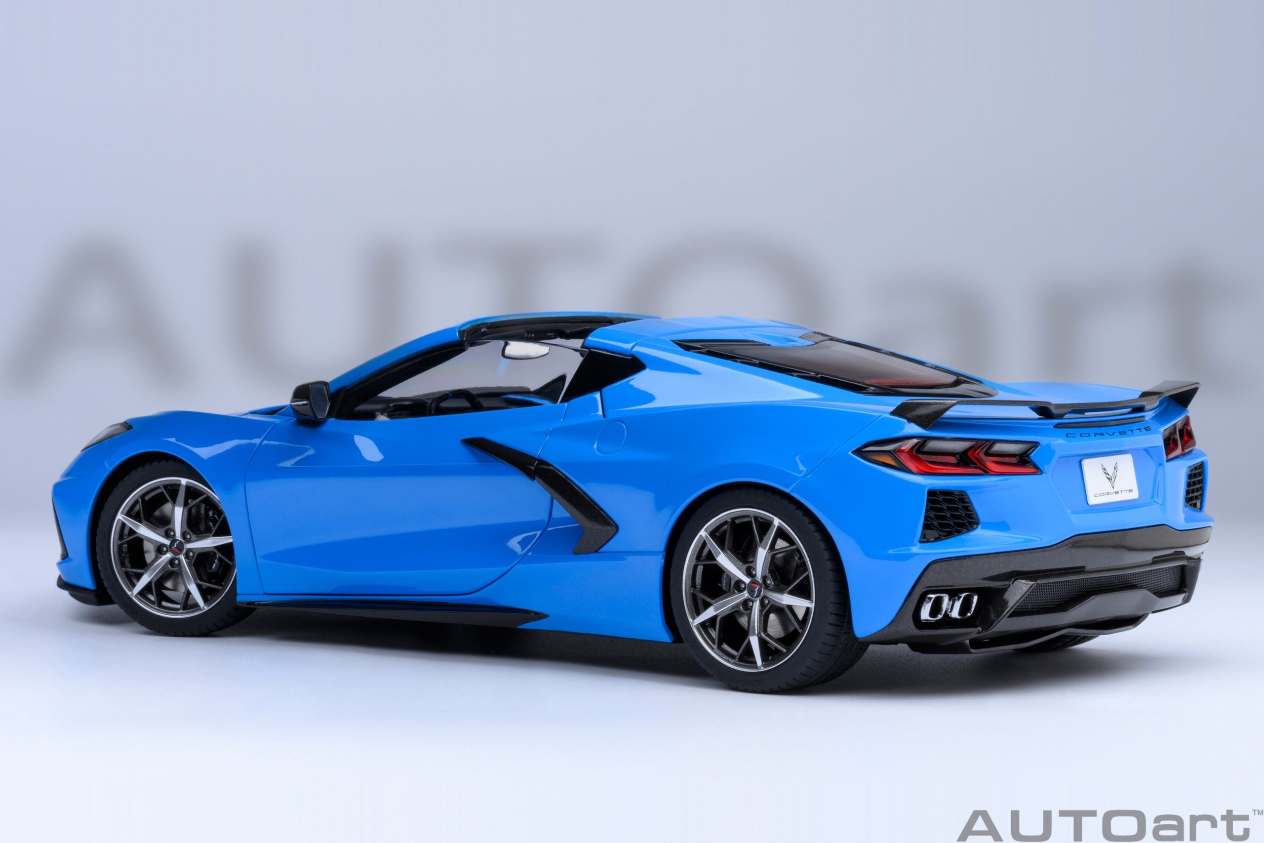 AUTOart 1:18 Chevrolet Corvette C8 Stingray Z51 in Rapid Blue