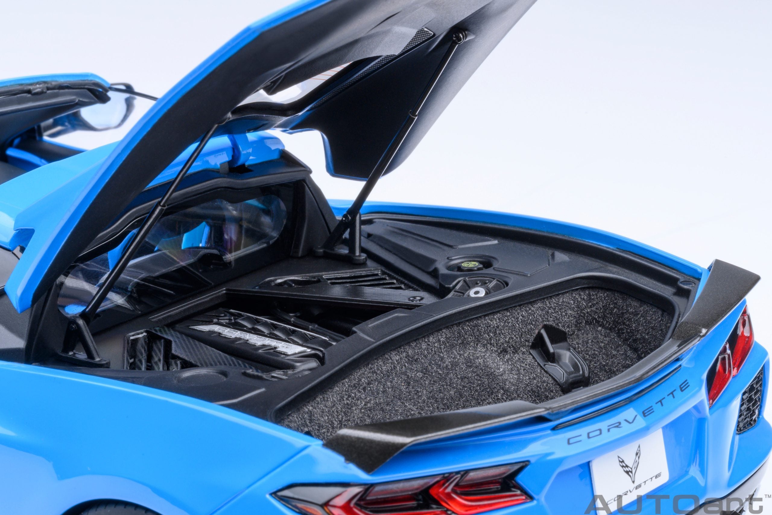 AUTOart 1:18 Chevrolet Corvette C8 Stingray Z51 in Rapid Blue