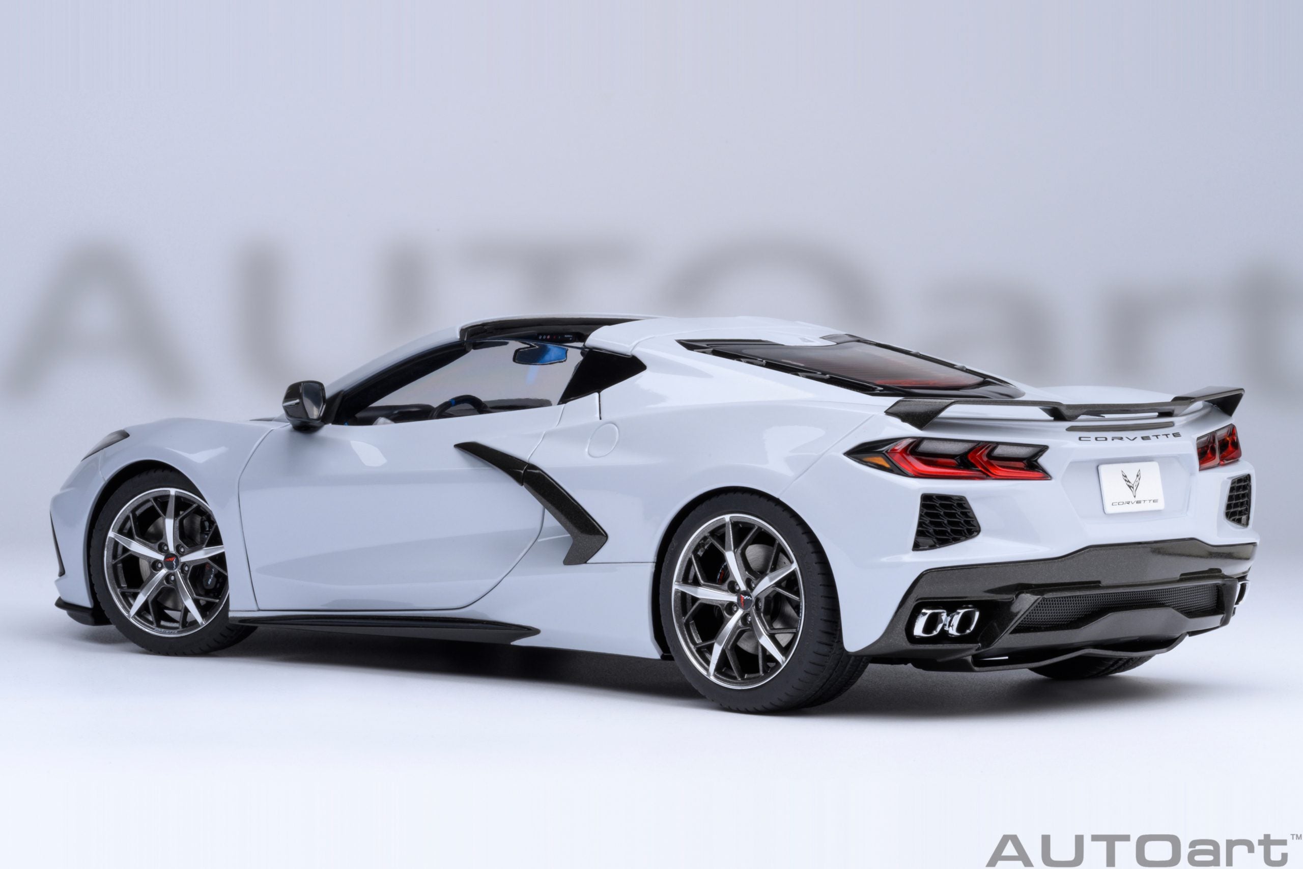AUTOart 1:18 Chevrolet Corvette C8 Stingray Z51 (CERAMIC MATRIX