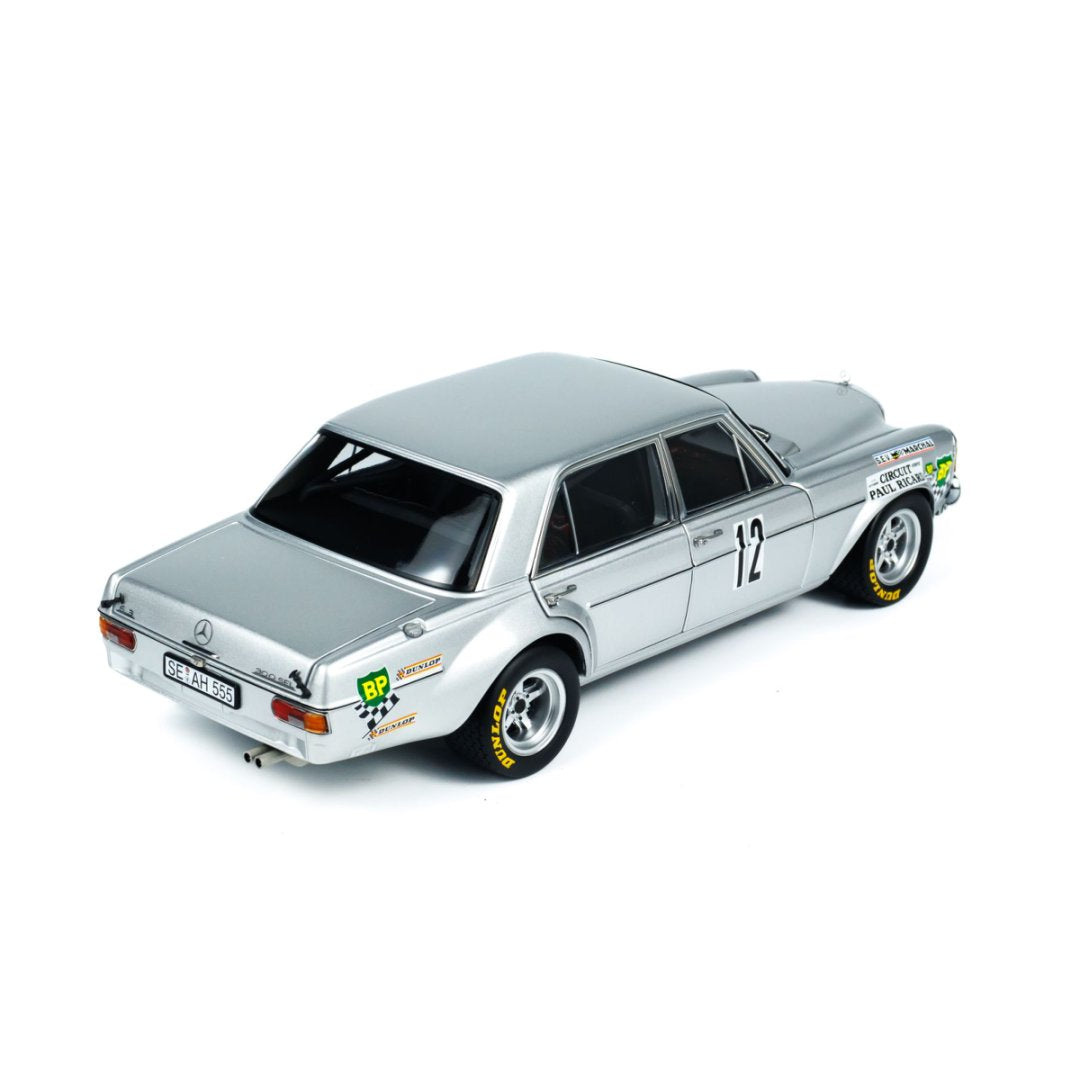 MINICHAMPS 1:18 Mercedes-Benz 300 SEL 6.8 AMG - 1971 - SILVER