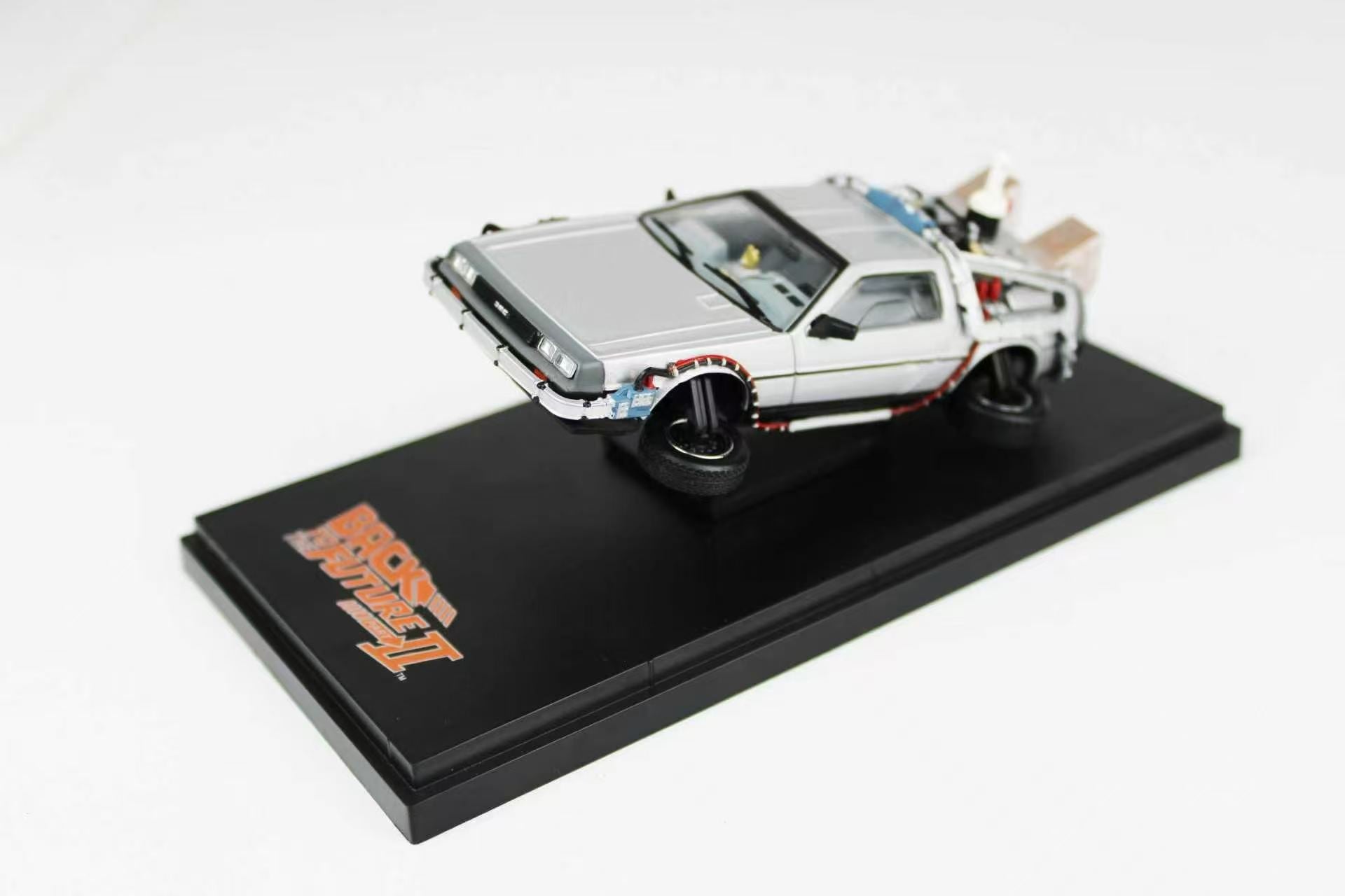 Preorder 1:43 – Horizon Diecast