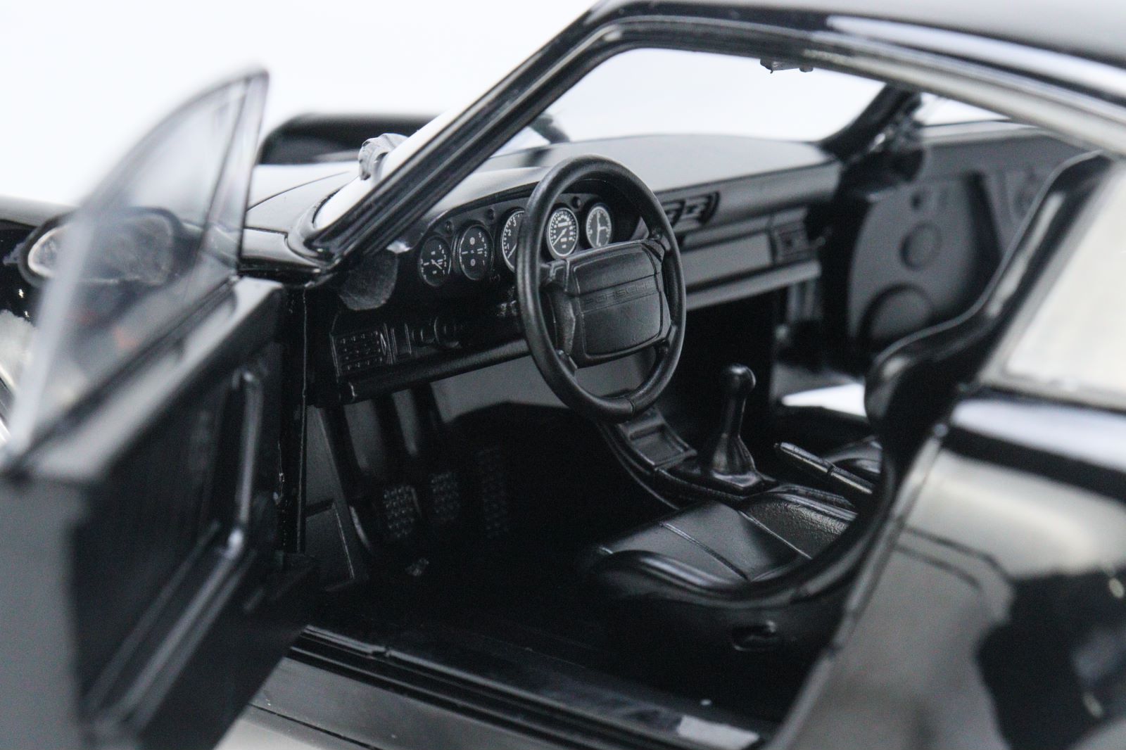 Preorder] SOLIDO 1:18 Porsche 911 (964) Turbo 3.6 Black 1993