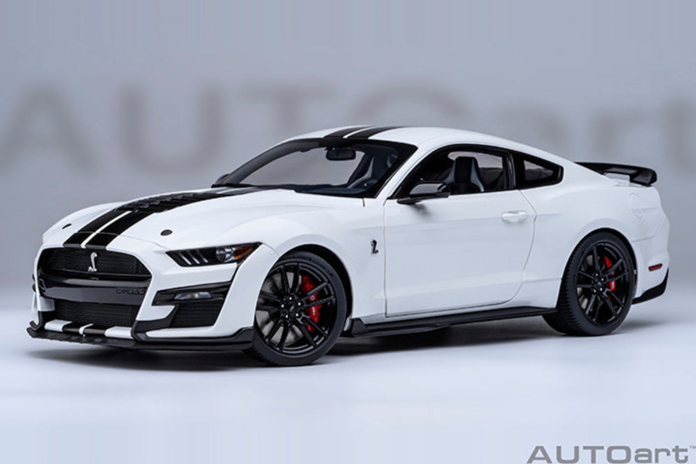 AUTOart Shelby GT500 1/18 スケール AUTOart 1:18 FORD MUSTANG SHELBY GT500 - Oxford White 73095