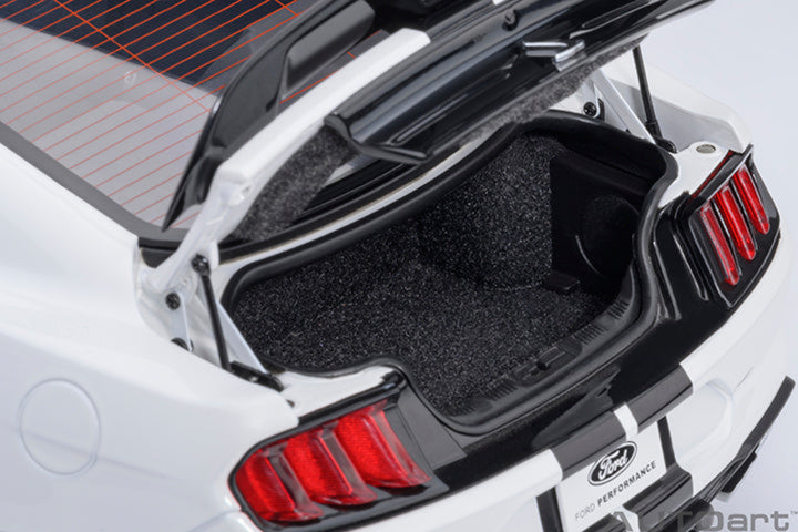 [Preorder] AUTOart 1:18 FORD MUSTANG SHELBY GT500 - Oxford White 73095