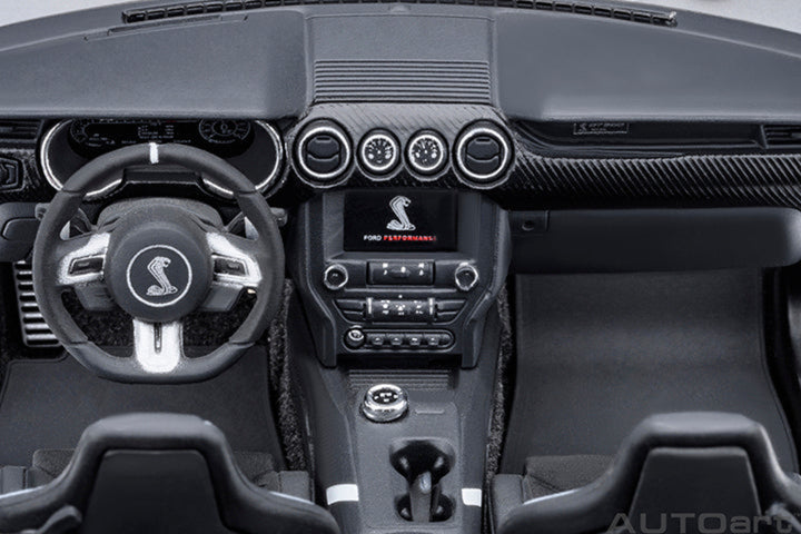 [Preorder] AUTOart 1:18 FORD MUSTANG SHELBY GT500 - Oxford White 73095