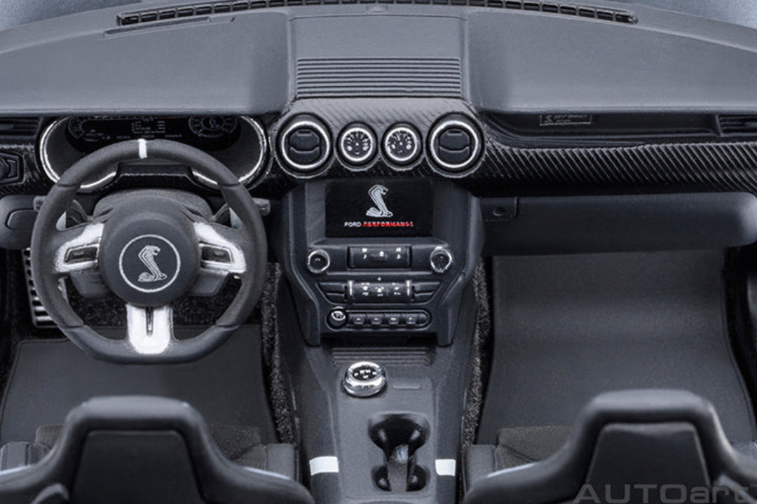 [Preorder] AUTOart 1:18 FORD MUSTANG SHELBY GT500 - Iconic Silver 73096