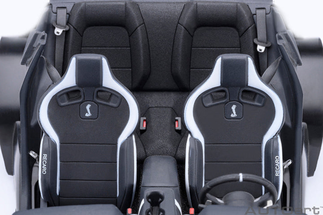 [Preorder] AUTOart 1:18 FORD MUSTANG SHELBY GT500 - Iconic Silver 73096