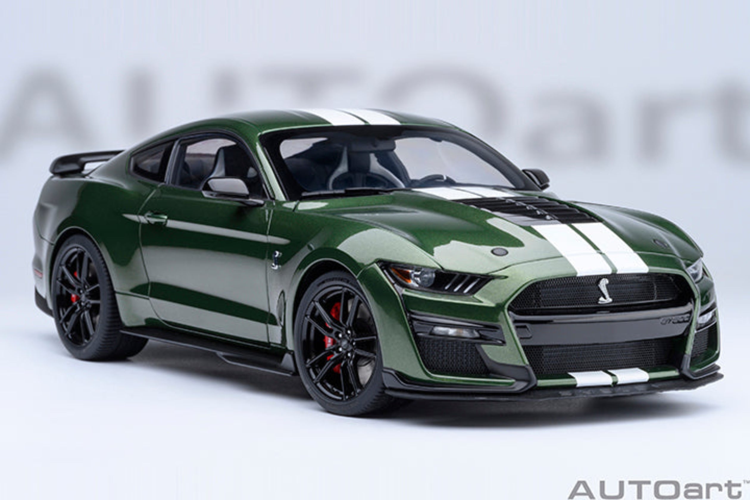 AUTOart 1:18 FORD MUSTANG SHELBY GT500 - Eruption Green 73097