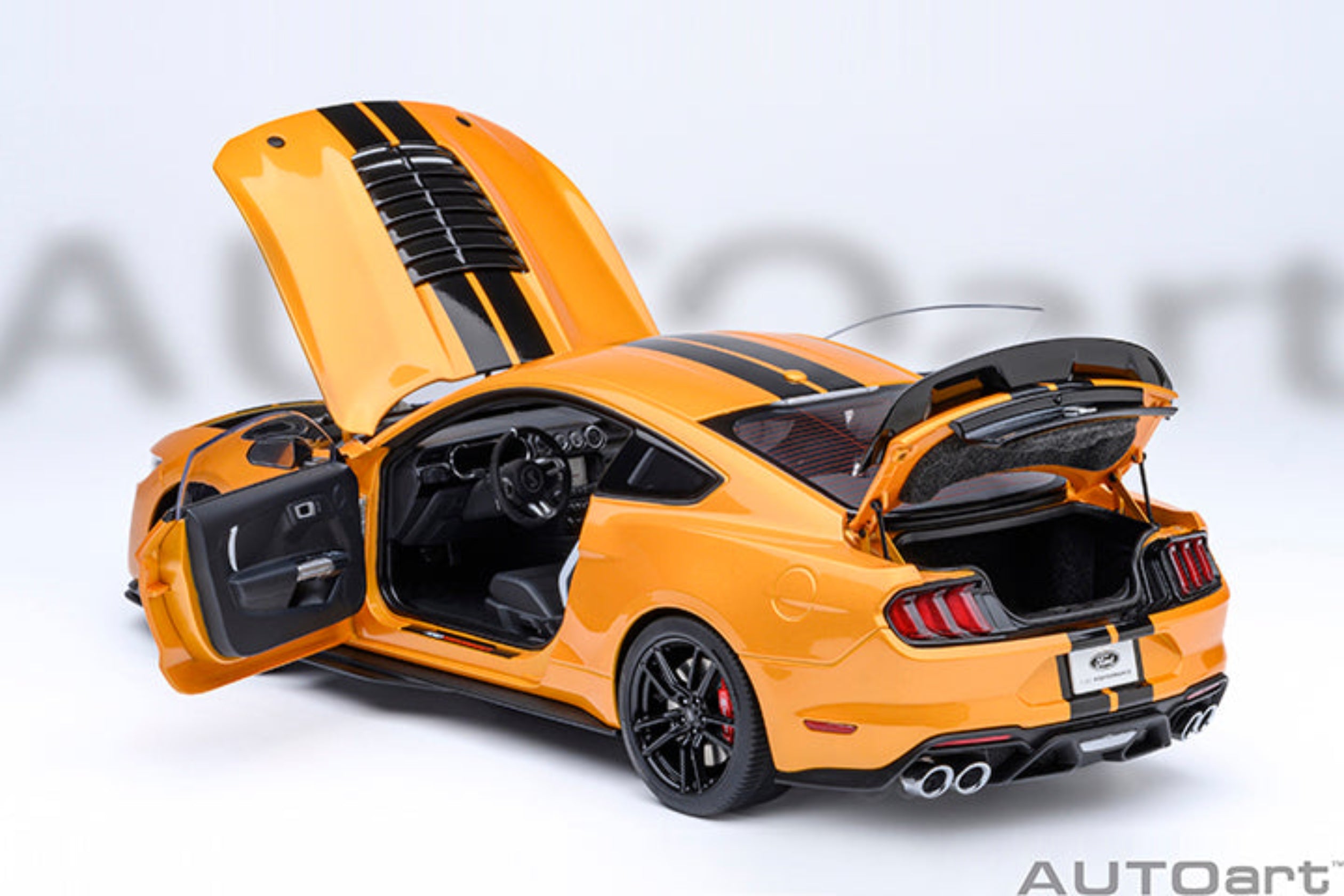 AUTOart Shelby GT500 1/18 スケール AUTOart 1:18 FORD MUSTANG SHELBY GT500 - Cyber Orange 73099