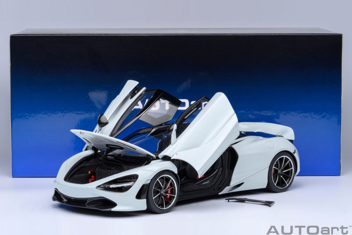 AUTOart 1:18 McLaren 720S (SILICA WHITE) 76069