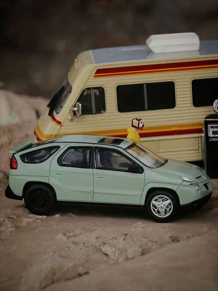 GOC 1:64 2004 Pontiac Aztek Light Green