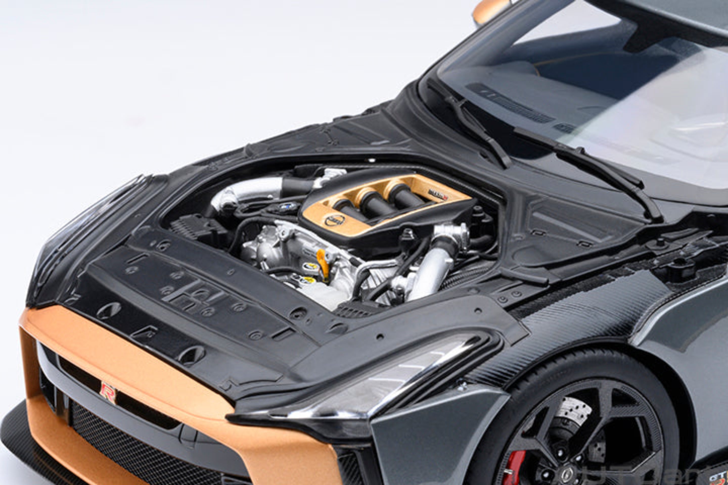 AutoArt 1:18 Nissan GT-R50 By Italdesign Goodwood Version - Gold
