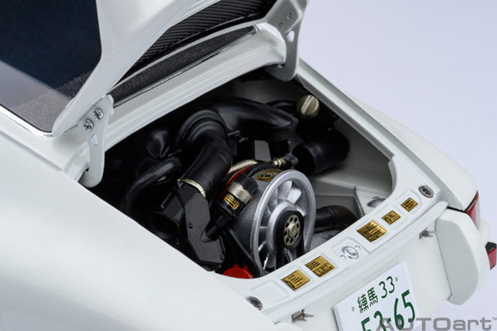 [Preorder] AutoArt 1:18 Porsche 911 Carrera 2.7 RS "The Circuit Wolf" - White 78026