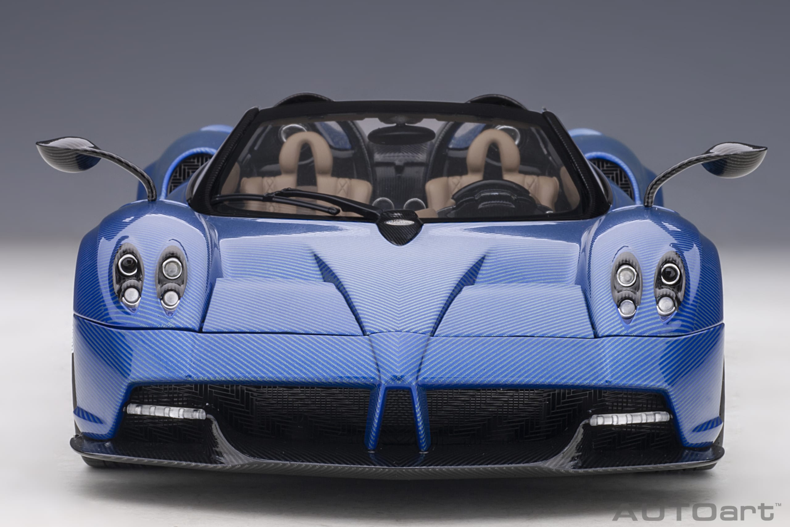 AUTOart 1:18 PAGANI HUAYRA ROADSTER (BLU TRICOLORE CARBON FIBER
