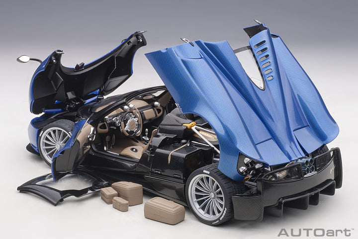 AUTOart 1:18 PAGANI HUAYRA ROADSTER (BLU TRICOLORE CARBON FIBER) 78286