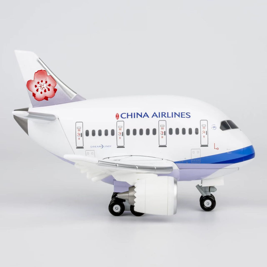 [Preorder] Fortune Leopard Boeing 787 Cartoon Airplane (3 Variants) FO60001/FO60002/FO60003