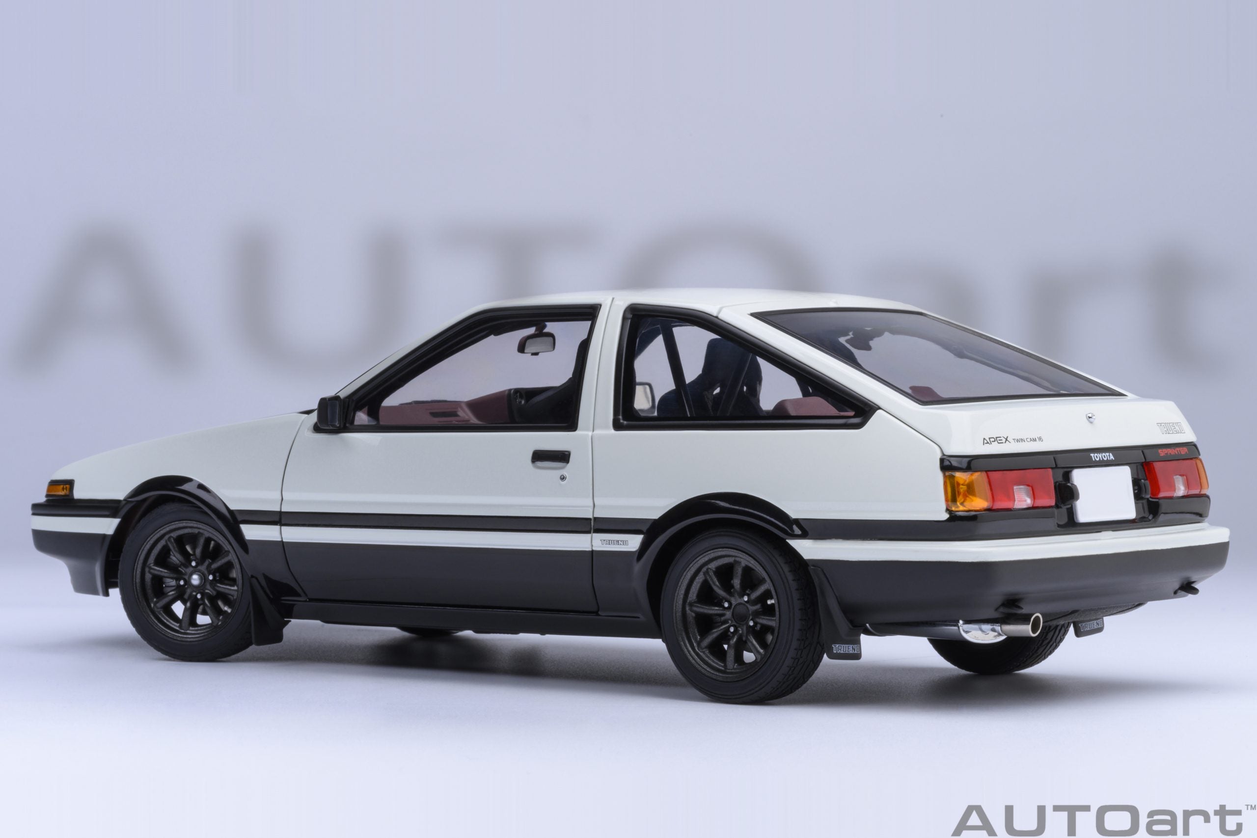 AUTOart 1:18 Toyota Sprinter Trueno “Initial D” Project D Final