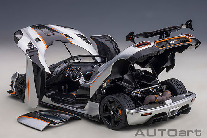 AUTOart 1:18 KOENIGSEGG AGERA RS (MOON SILVER/CARBON BLACK/ORANGE ACCENTS)