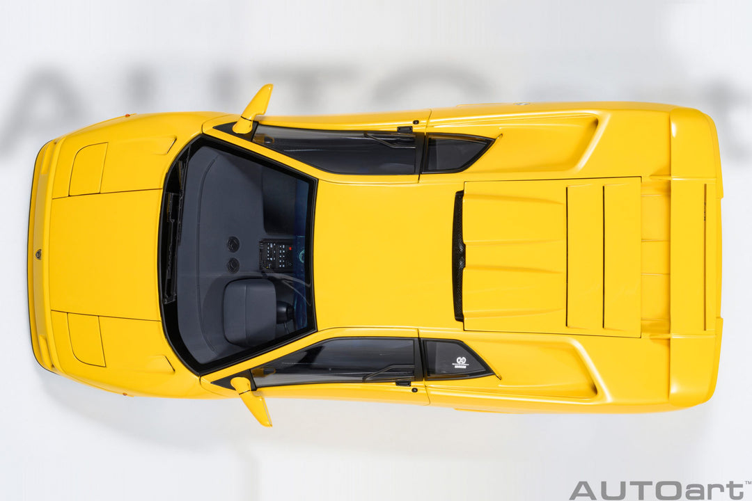 AUTOart 1:18 LAMBORGHINI DIABLO SE30 JOTA (SUPERFLY YELLOW) 79144