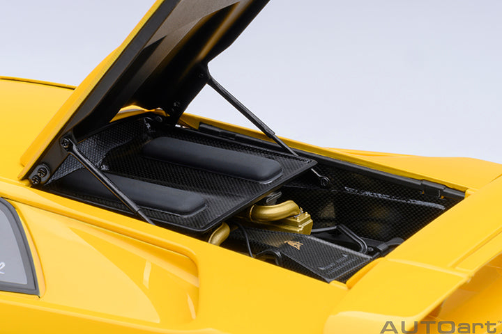 AUTOart 1:18 LAMBORGHINI DIABLO SE30 JOTA (SUPERFLY YELLOW) 79144