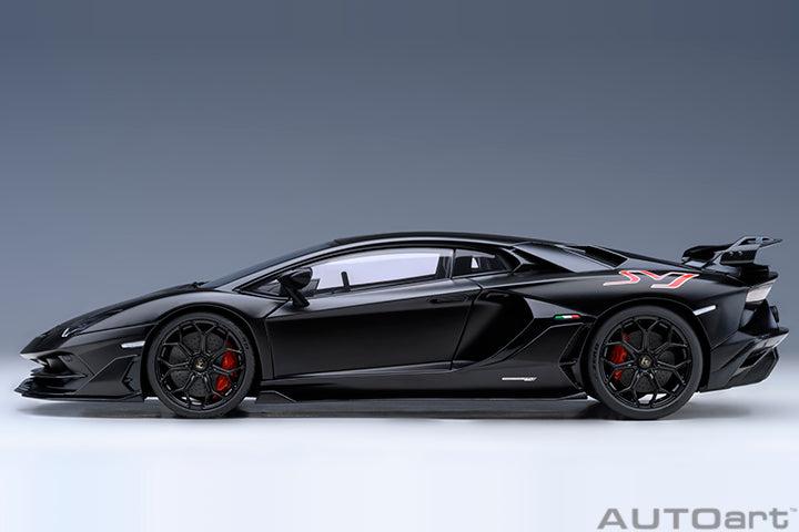 AUTOart 1:18 LAMBORGHINI AVENTADOR SVJ (NERO NEMESIS/MATT BLACK) 79219