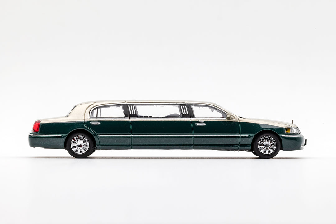 [Preorder] GCD 1:64 Stretch Lincoln Limousine - Champagne & Dark Green