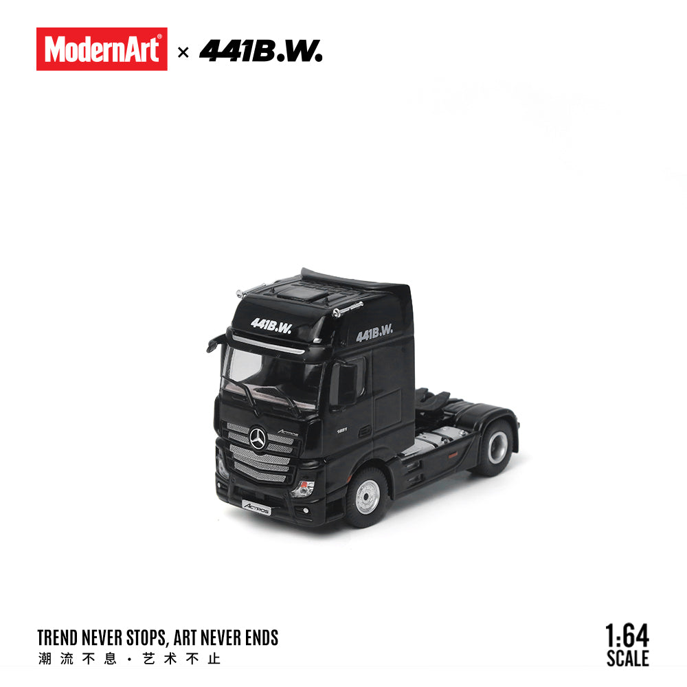 [Preorder] ModernArt 1:64 Nissan GTR35 &amp; Mercedes Actros Truck set (2 Versions) MD641530/MD641531