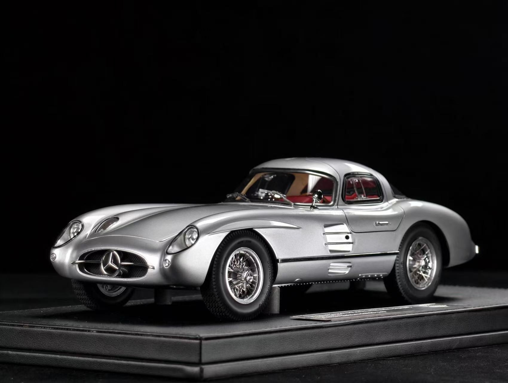V8 Model 1:18 Mercedes Benz 300SLR (2 Colours) – Horizon Diecast