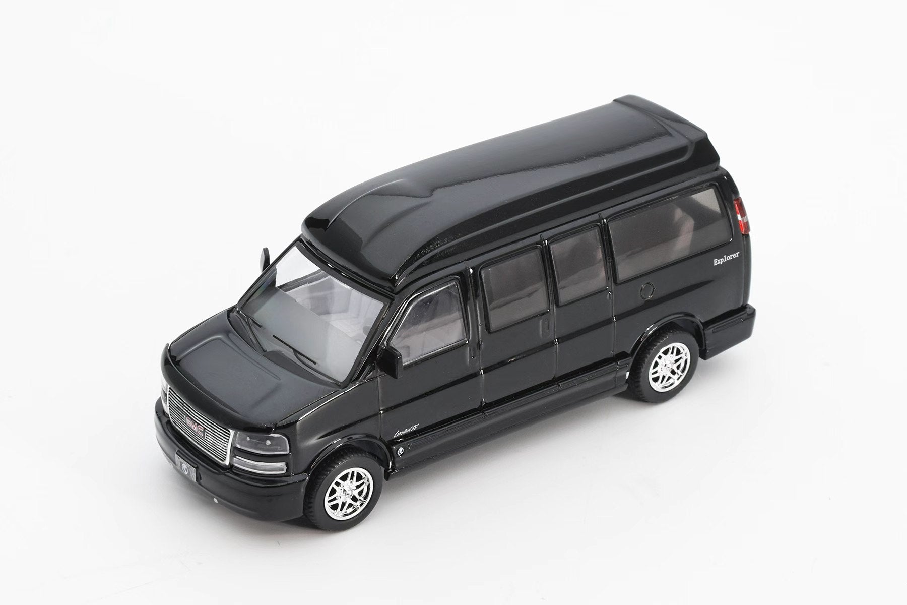 Preorder] Shadow 1:64 GMC Van (2 Colours) LL-057-288/LL-057-291