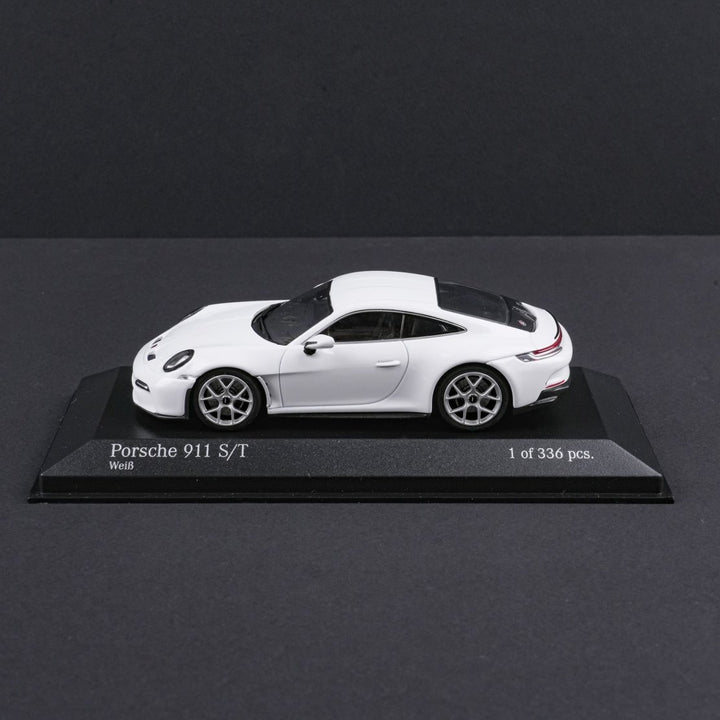 MINICHAMPS 1:43 PORSCHE 911(992) S/T -2023-WHITE 410063020