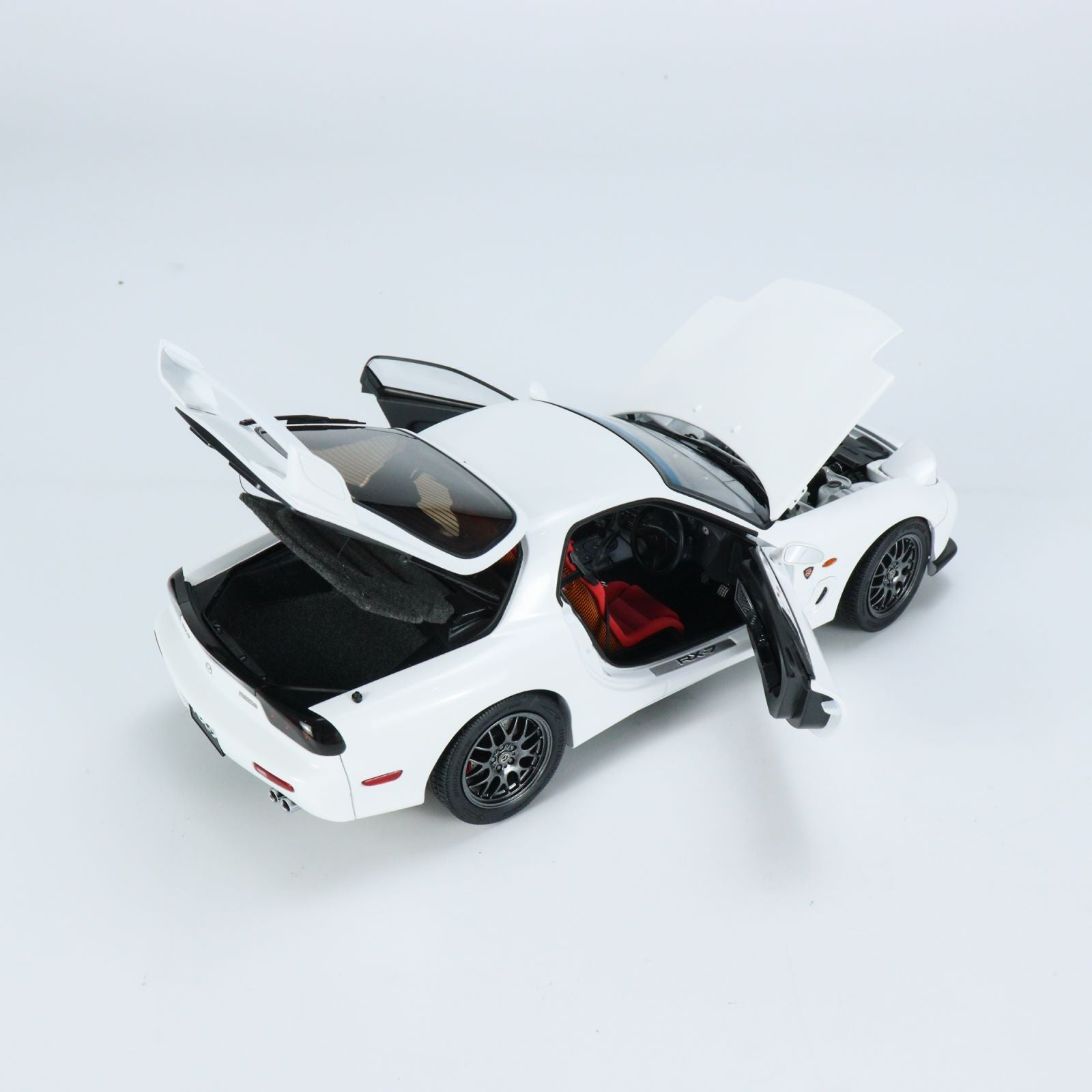 Polar Master 1:18 Mazda RX-7 Spirit R White Diecast Full Open
