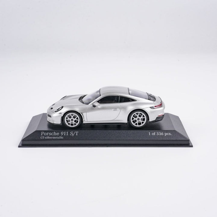 MINICHAMPS 1:43 PORSCHE 911(992) S/T - 2023 -SILVER 410063022
