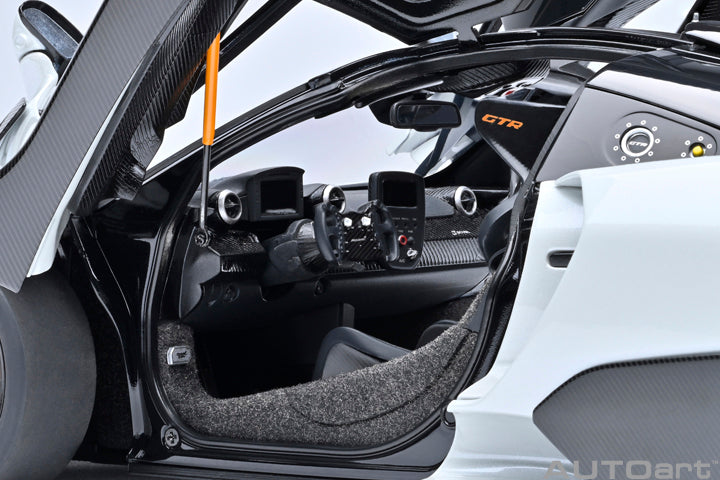 [Preorder] AUTOart 1:18 McLaren Senna GTR Silica White 81953
