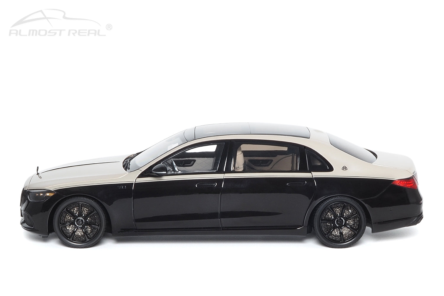 Almost Real Mercedes - Maybach S-Class White 1/18 Diecast Car