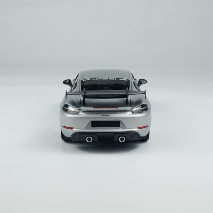 Minichamps 1:18 Caymen 718 Caymen GT4 RS Weissach Package