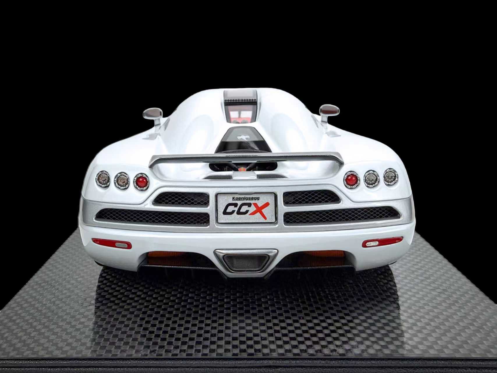 Preorder] FrontiArt 1:18 Koenigsegg CCX Pearl White – Horizon Diecast