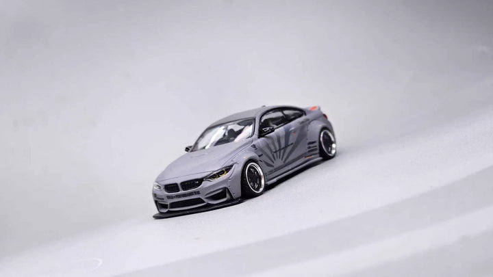 [Preorder] DAP Model 1:64 M4 Mk1 F82 Liberty Walk Widebody Combat Grey