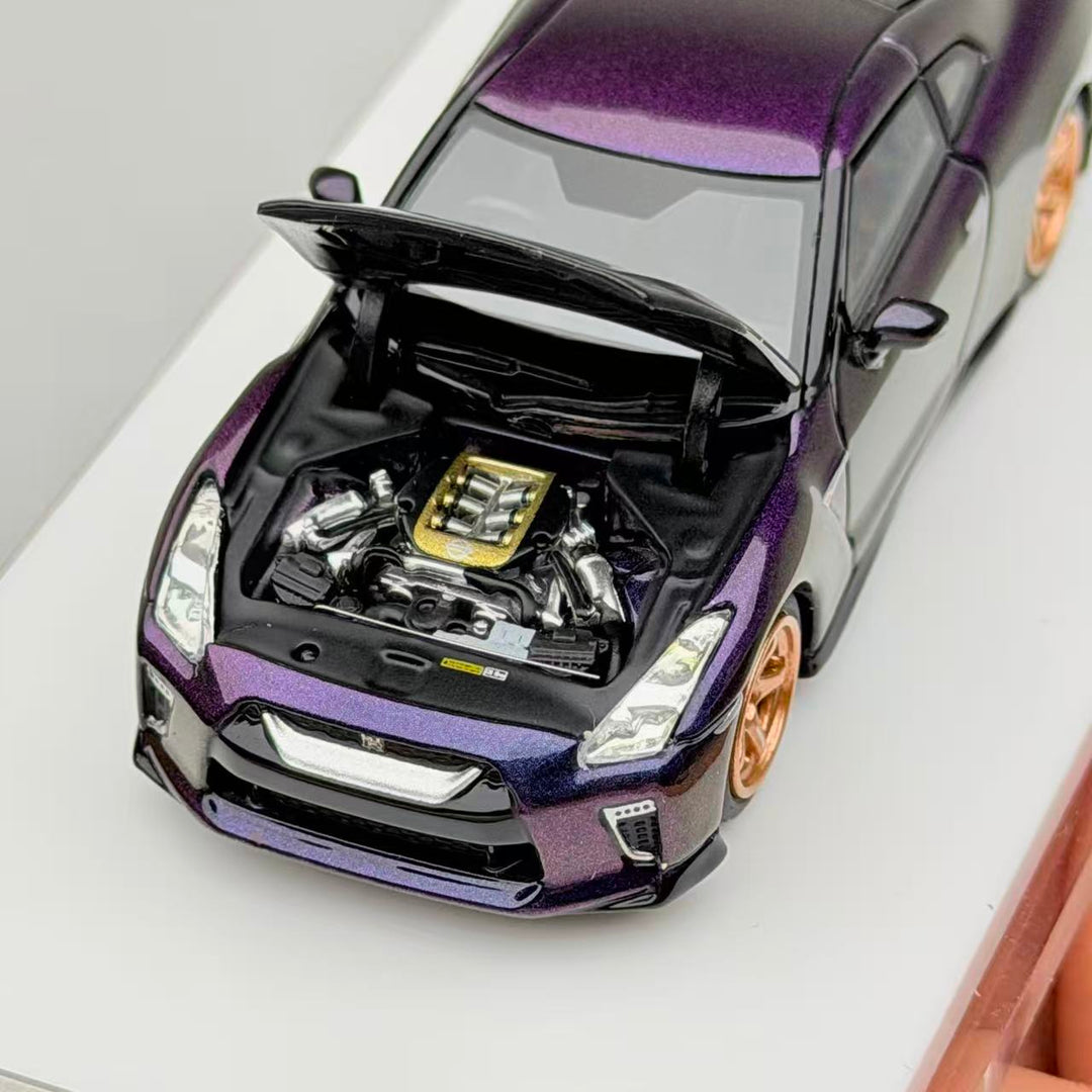 MOTORHELIX 1:64 Nissan GT-R (R35) 2021 Midnight Purple M63531DZ-YJ