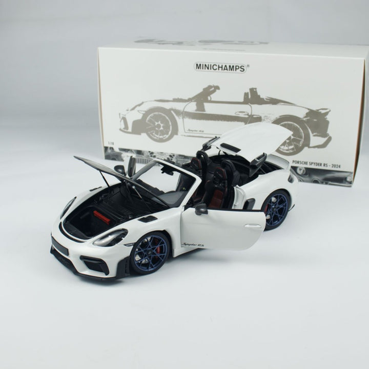 Minichamps 1:18 Caymen 718 Spyder RS Weissach Package 110063130/ 110063131