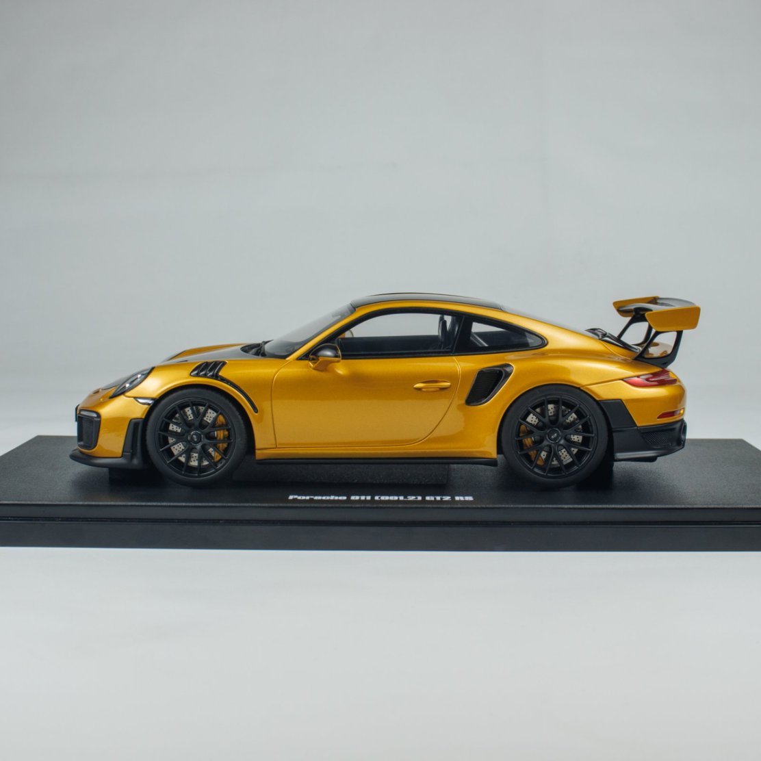 GT SPIRIT Porsche 911 Carrera ゴールド 1/18 GT Spirit - Porsche 911 (993) Turbo S 