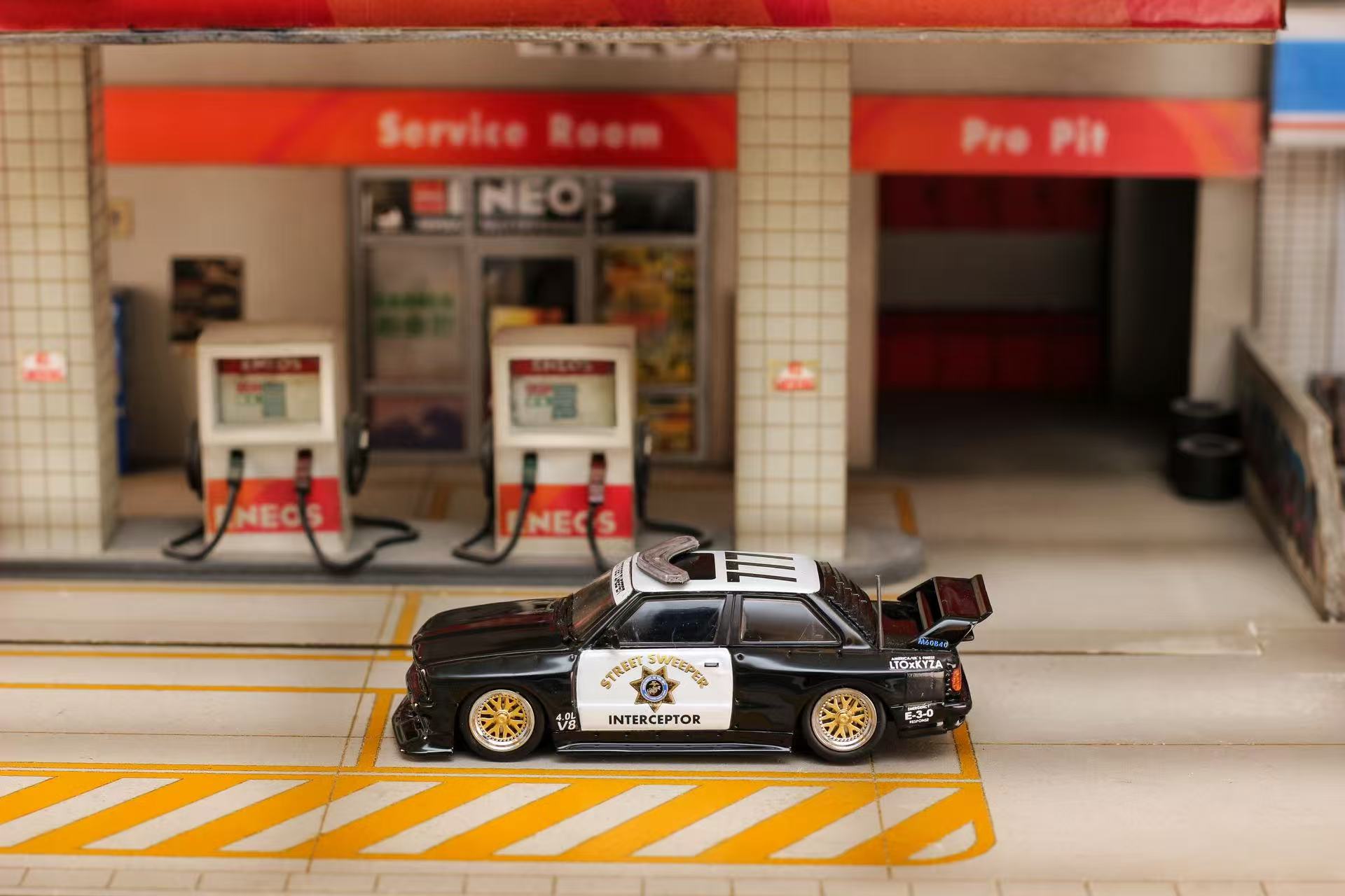 Preorder] Street Weapon 1:64 BMW E30 M3 LTO Modified Version (3