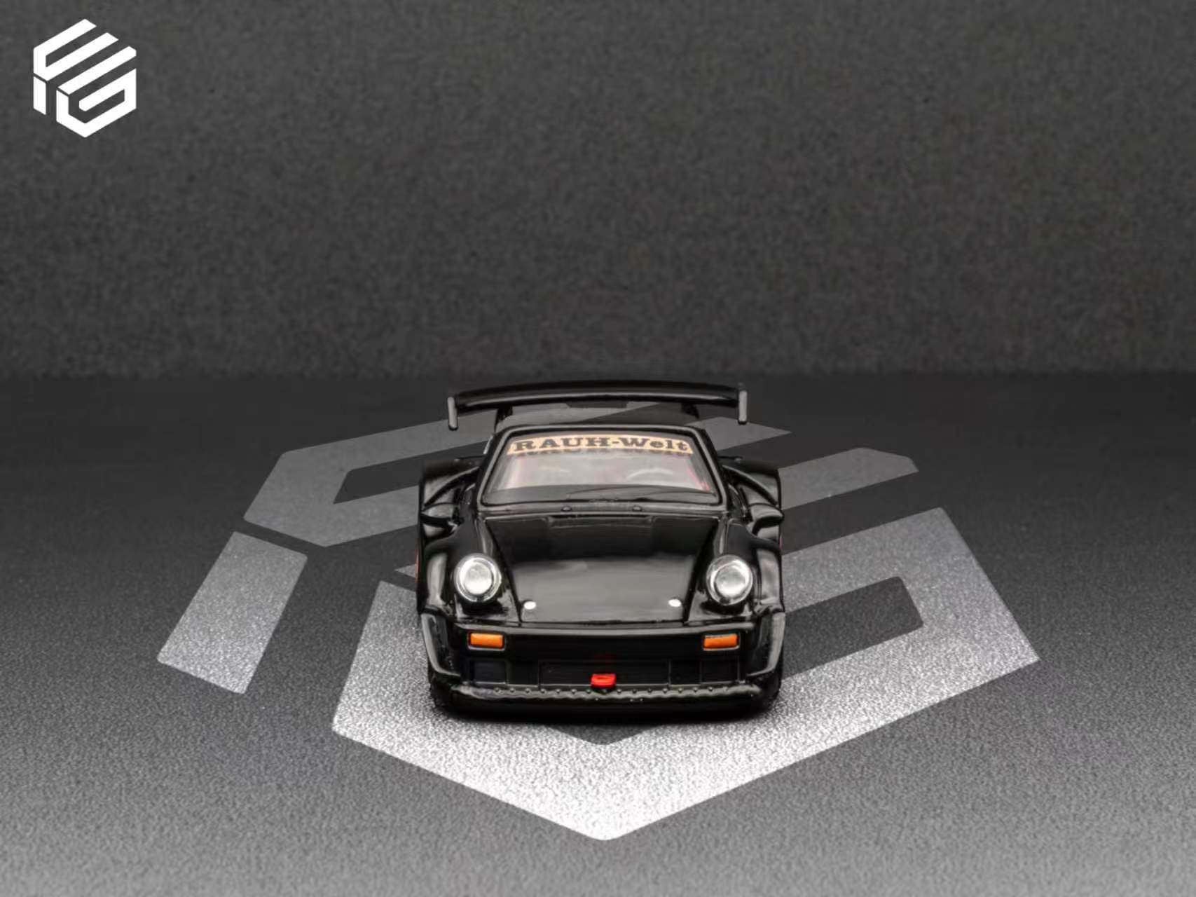 Preorder] FG 1:64 RWB 930 Black – Horizon Diecast
