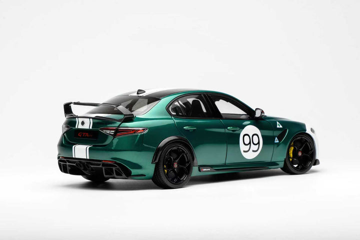 MOTORHELIX 1:18 Alfa Romeo Giulia GTAm Green Livery Two-Tone 