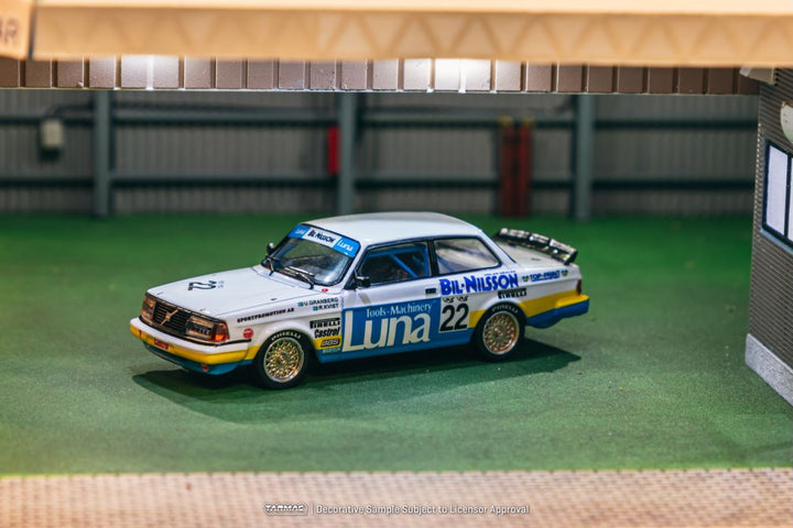 [Preorder] Tarmac Works 1:64 Volvo 240 Turbo ETCC Zolder 1984 Winner T64-050-84ETC22