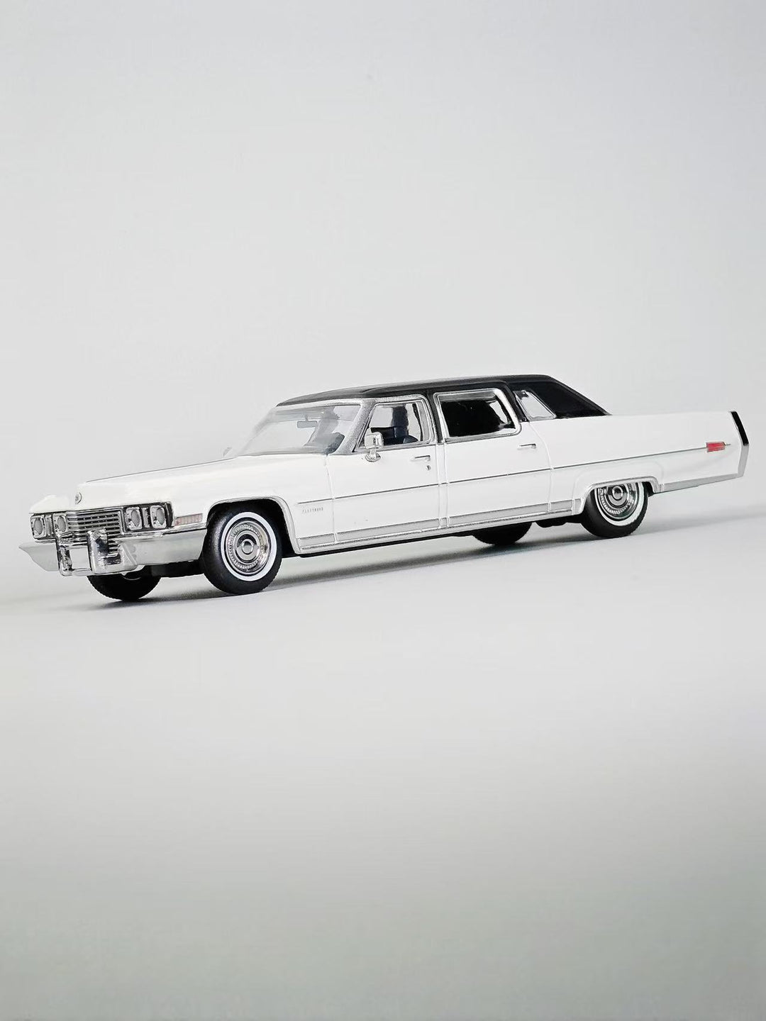 [Preorder] MK Miniatures 1:64 Cadillac Series 75 Fleetwood (3 Versions)