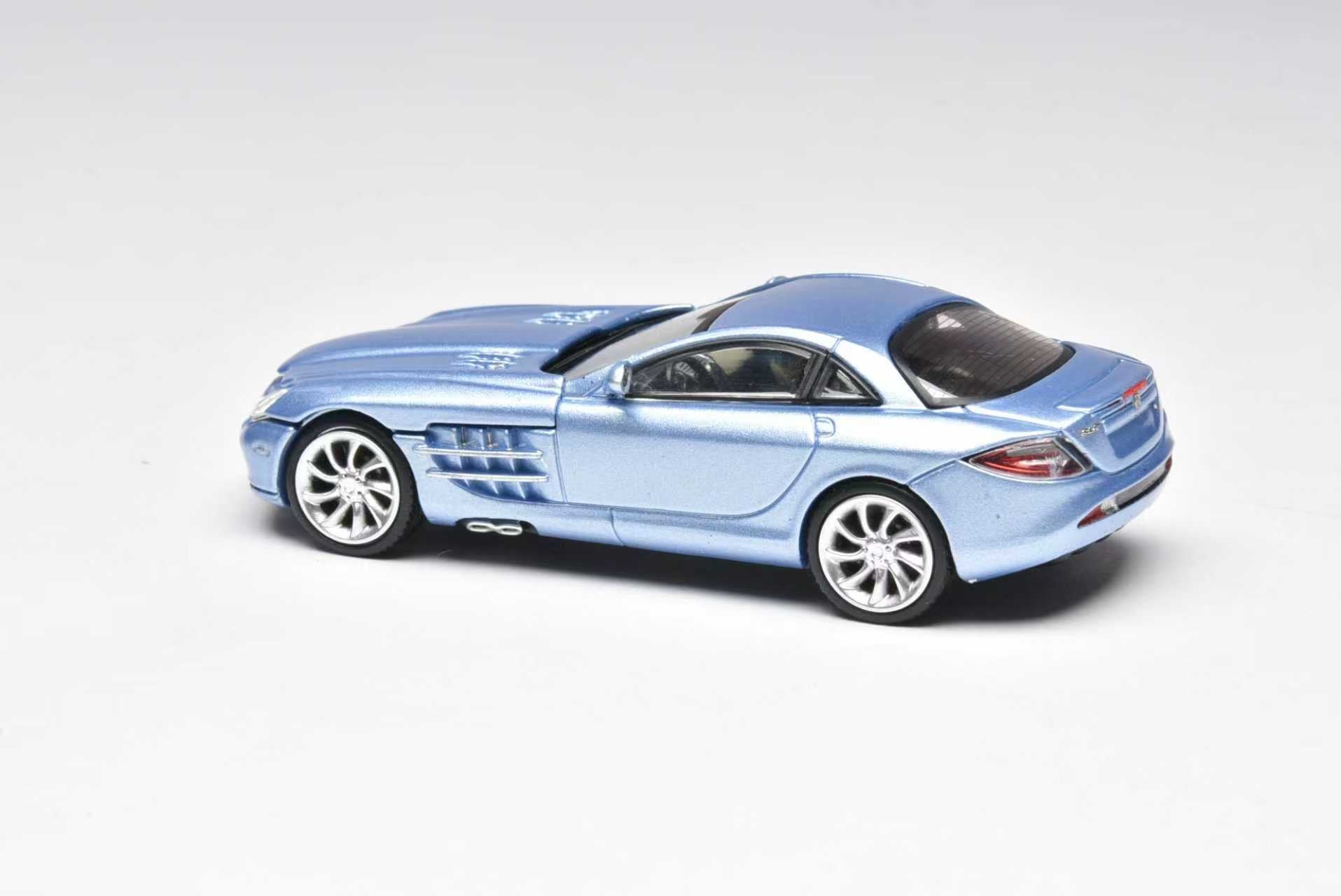 Preorder] Stance Hunters 1:64 Mercedes Benz SLR McLaren Ice Blue