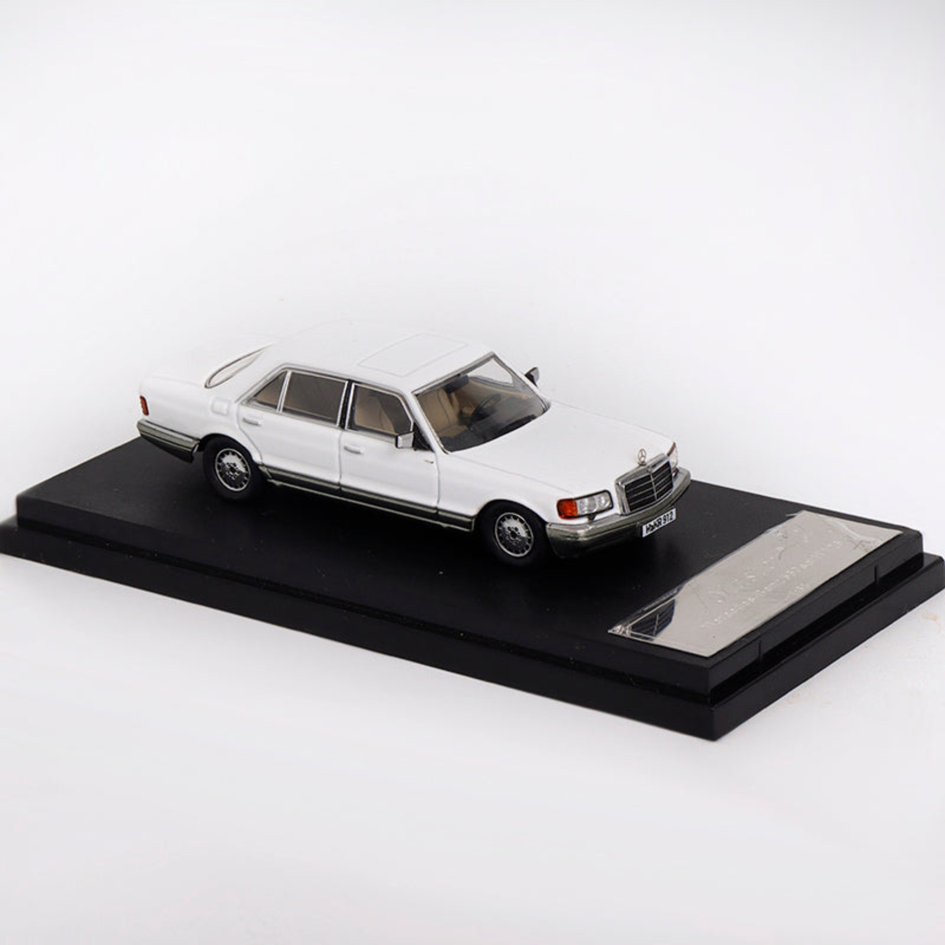1/64メルセデスベンツ560SELカスタム仕様　W126 Master Model 1:64 Mercedes-Benz 560SEL W126 S Class (10 Versions